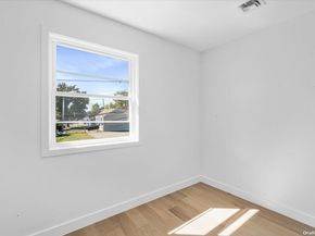 23 Flower Lane, New Hyde Park NY 11040