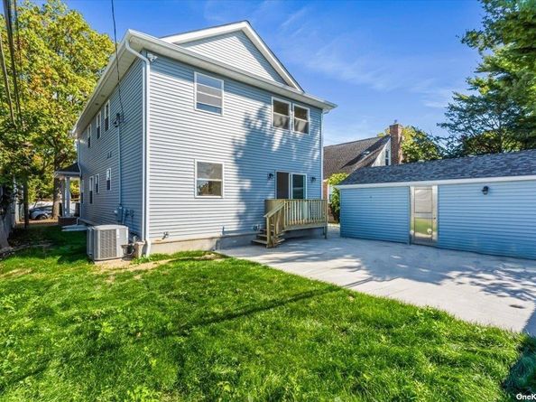 23 Flower Lane, New Hyde Park NY 11040