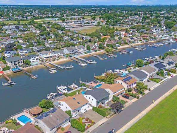 2940 Lee Place, Bellmore NY 11710