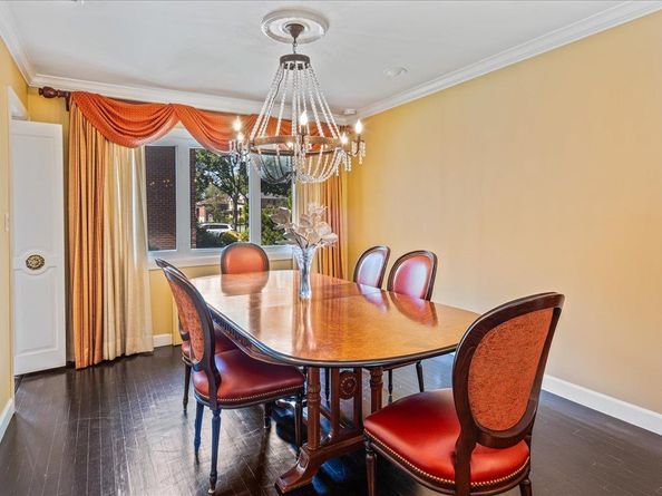 157 Birch Dr, Manhasset Hills NY 11040