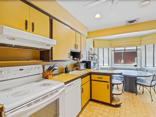 157 Birch Dr, Manhasset Hills NY 11040