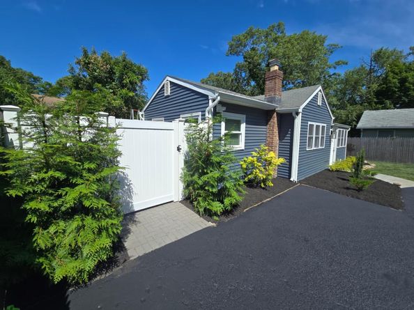 24 Malverne Road, Sound Beach NY 11789