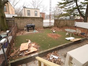 8272 88th Lane, Glendale NY 11385