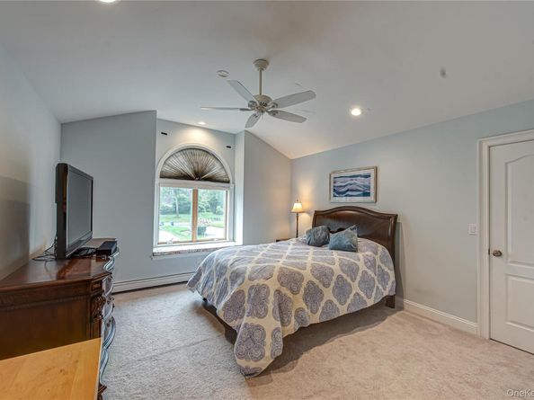 7 Wood Path Drive, Northport NY 11768