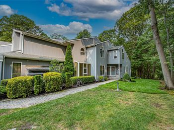 7 Wood Path Drive