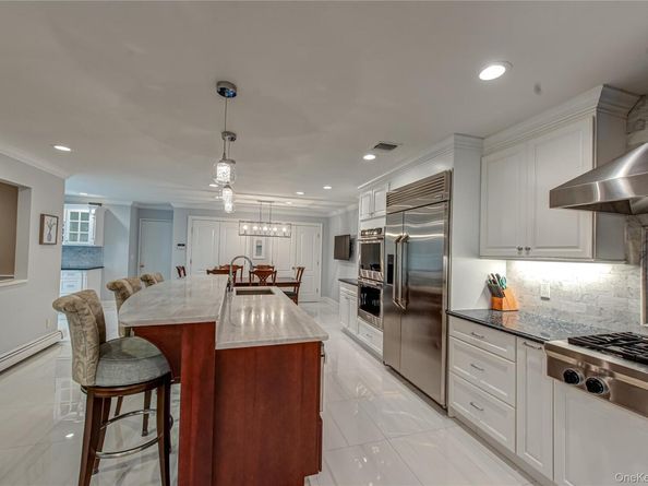 7 Wood Path Drive, Northport NY 11768