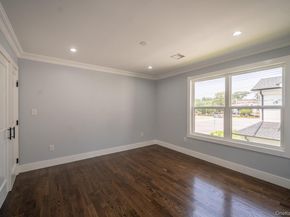 17 Park Drive East, Syosset NY 11791