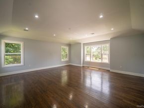 17 Park Drive East, Syosset NY 11791