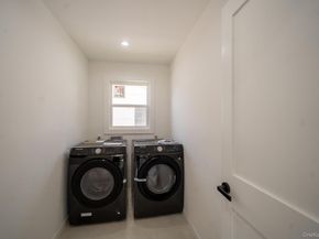 17 Park Drive East, Syosset NY 11791