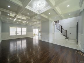 17 Park Drive East, Syosset NY 11791