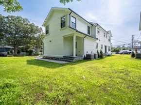 17 Park Drive East, Syosset NY 11791