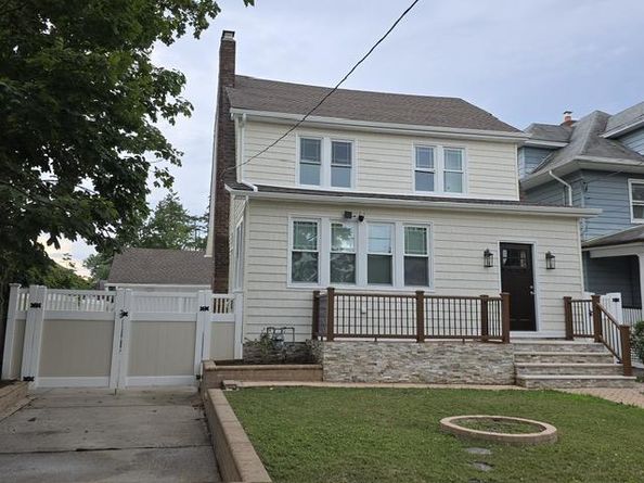 55 Southside Avenue, Freeport NY 11520