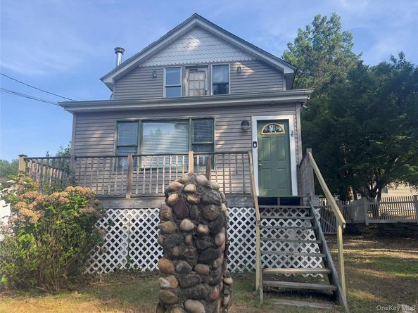 159 Rosewood Road, Kings Park NY 11754
