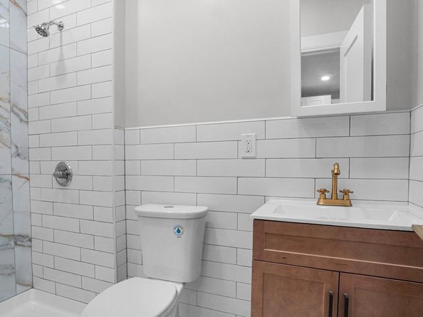 4434 Carpenter Avenue, Bronx NY 10470