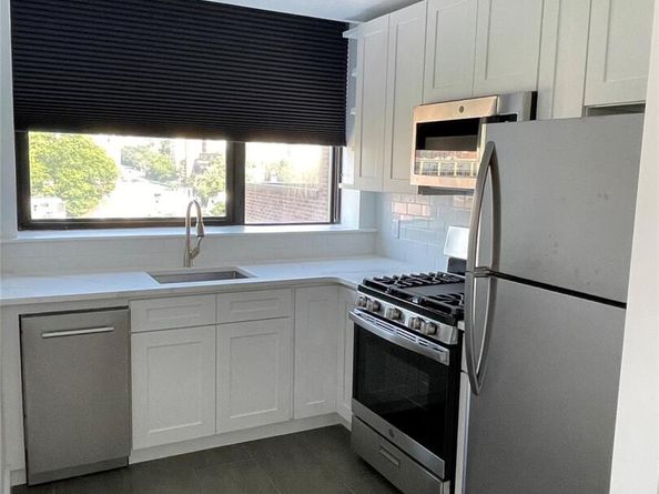 23 Water Grant Street 10 E, Yonkers NY 10701