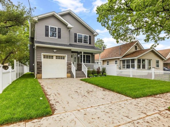 1850 Voshage Street, Baldwin NY 11510