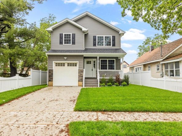 1850 Voshage Street, Baldwin NY 11510