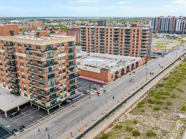 26 W Broadway Penthouse 1002, Long Beach NY 11561