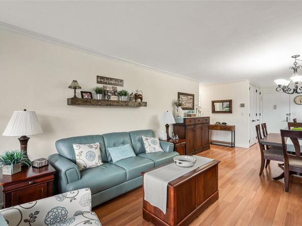 17-85 215th Street 4B, Bayside NY 11360