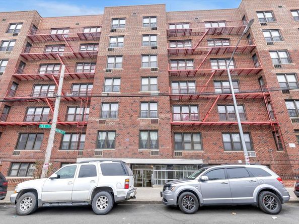 87-70 173rd Street 6H, Jamaica NY 11432