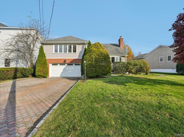 808 Wolfs Lane, Pelham NY 10803