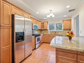 808 Wolfs Lane, Pelham NY 10803