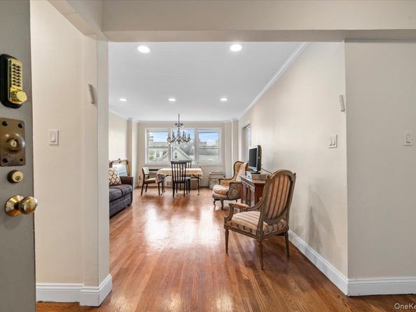 833 Central Avenue 3M, Far Rockaway NY 11691