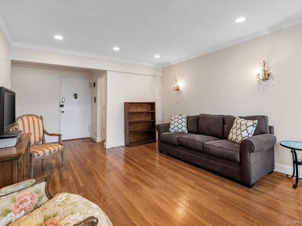 833 Central Avenue 3M, Far Rockaway NY 11691