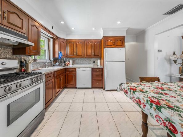 141-37 11 Avenue, Whitestone NY 11357