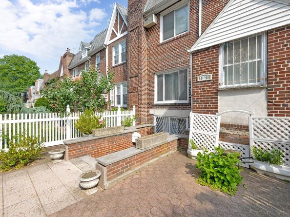 80-04 Cowles Court, Middle Village NY 11379