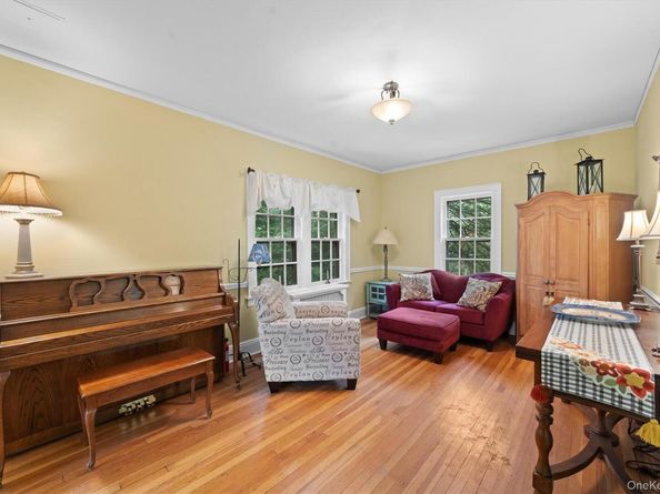 10 Wiltshire Street, Bronxville NY 10708