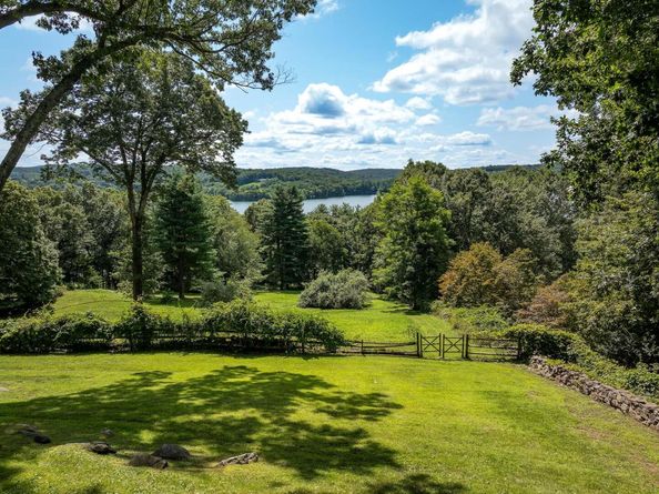 194 Titicus Road, North Salem NY 10560