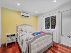 Undisclosed Address #835931, West Hempstead NY 11552