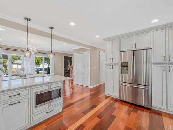 Undisclosed Address #835931, West Hempstead NY 11552