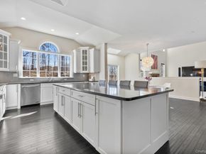 11 Fraydun Lane, Scarsdale NY 10583