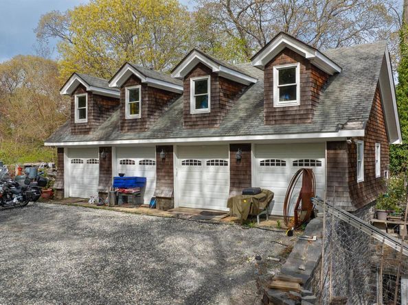 67 Ridgeway Avenue, Setauket NY 11733