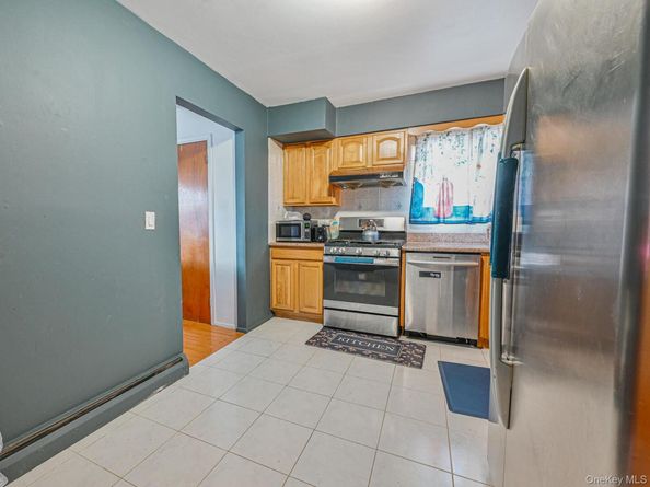 97 Arlington Avenue, Valley Stream NY 11580