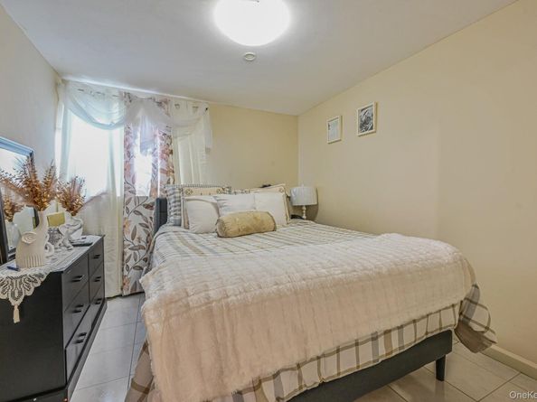 97 Arlington Avenue, Valley Stream NY 11580
