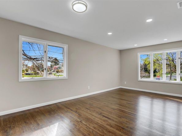 1580 Little Whaleneck Road, Merrick NY 11566