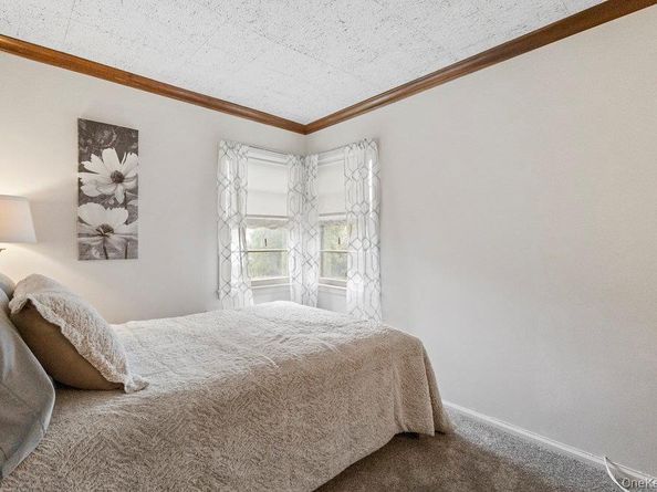 345 N Wisconsin Avenue, Massapequa NY 11758