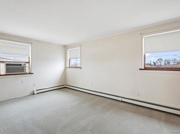 345 N Wisconsin Avenue, Massapequa NY 11758