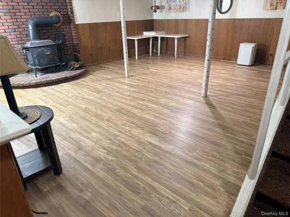 345 N Wisconsin Avenue, Massapequa NY 11758