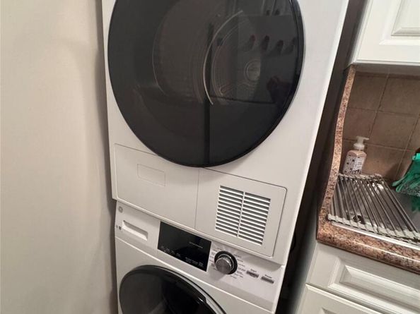 269-10 Grand Central Parkway 2C, Floral Park NY 11005