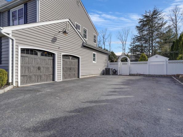 8 Kimberly Court, Manorville NY 11949