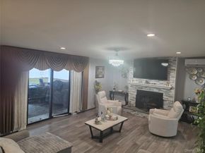9 Torrey Pine Lane, Medford NY 11763