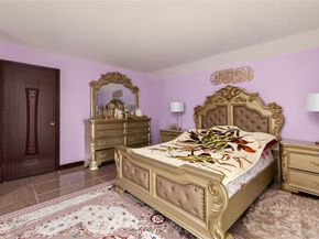 26504 79th Avenue, Glen Oaks NY 11004