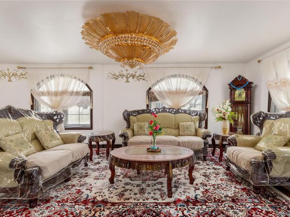 26504 79th Avenue, Glen Oaks NY 11004