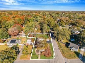 267 Dogwood Road W, Mastic Beach NY 11951