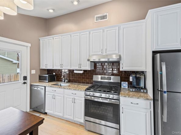 432 Bohemia Parkway, Sayville NY 11782