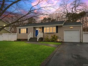 432 Bohemia Parkway, Sayville NY 11782